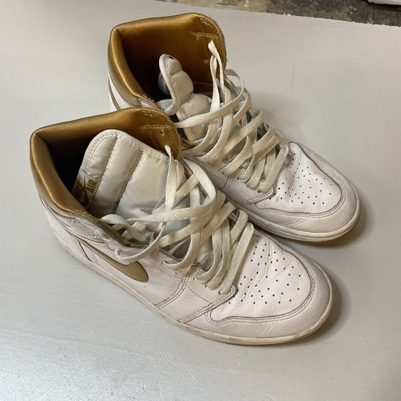 Nike Air Jordan 1 Retro High OG White Gold Sneakers Women's Shoes - Picture 3 of 11